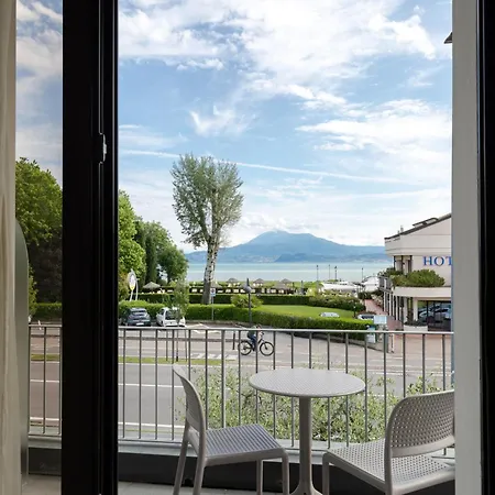 Arena Hotel 3*