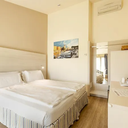 Arena Hotel 3*