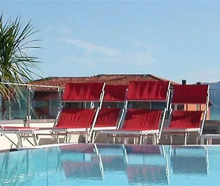 Отель Arena 3*
